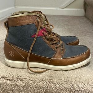 Volcom leather/denim boot size 11
